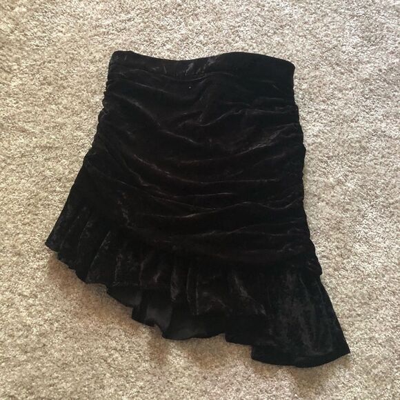New Zara velvet asymmetrical mini skirt, size medium - Picture 7 of 7
